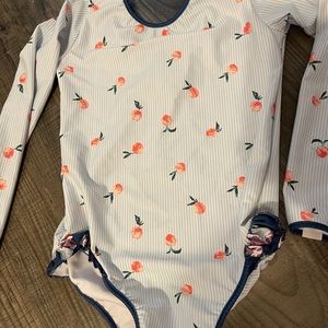 Like new condition- sweet honey leotard- 10Y